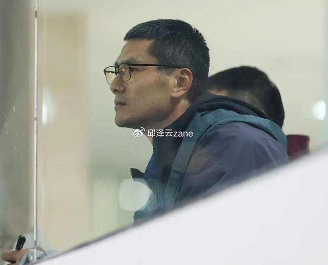 世界杯官方正版客户端下载-惊喜!张家鸣获邵佳一亲自推荐留洋伯恩利:试训获评9分|英超|国足主帅|球员|中超|足球_新浪体育_新浪新闻